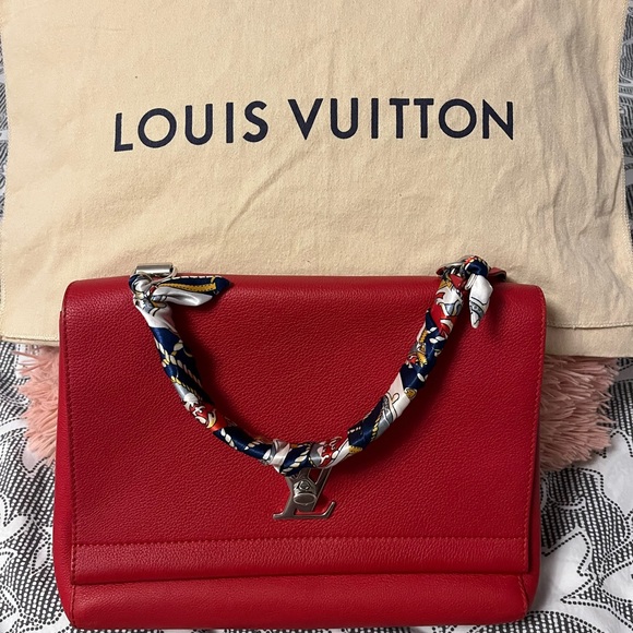 Louis Vuitton  Red Leather sling Bag - Picture 12 of 13